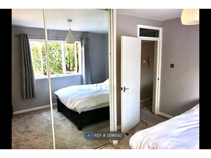 1 Bedroom Flat To Rent In Osprey House, London, SE19