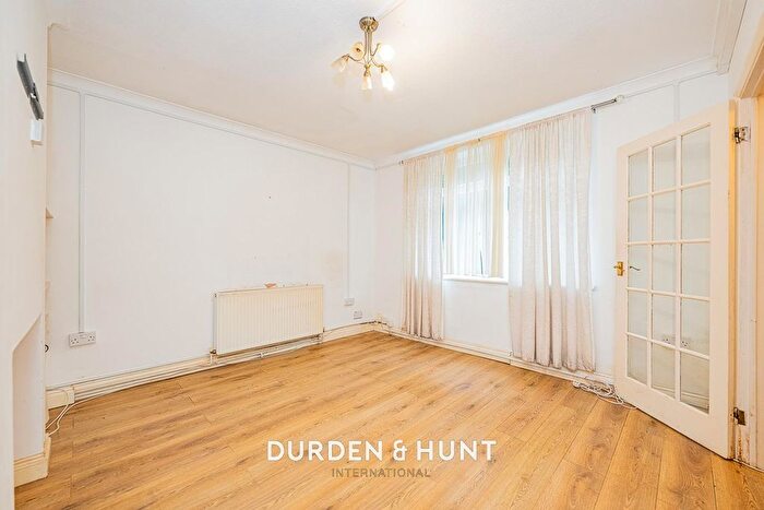 2 Bedroom End Of Terrace House For Sale In Goldingham Avenue, Loughton, IG10