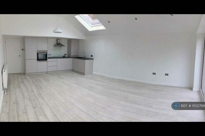 2 Bedroom Flat To Rent In Kimberley Avenue, London, SE15