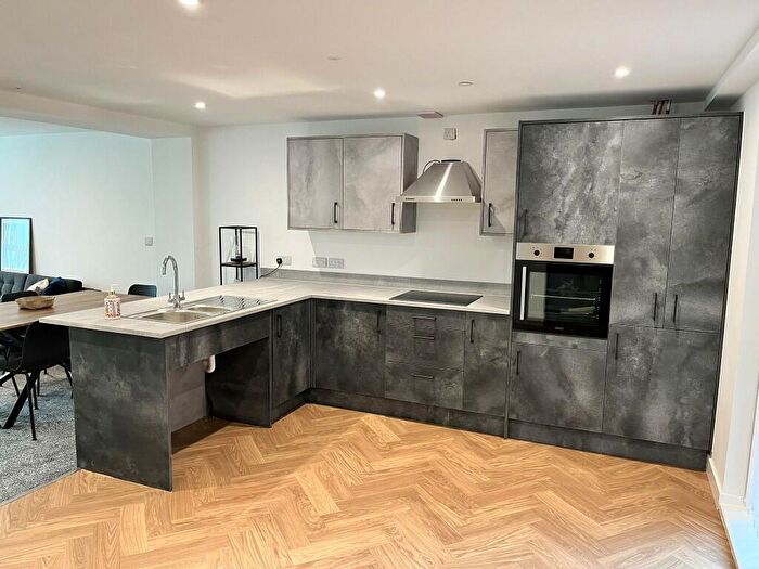 9 Bedroom Apartment To Rent In Camden Street, Liverpool, Merseyside, L3
