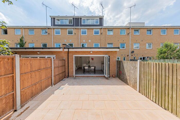 1 Bedroom Property To Rent In Flint Close, London, E15