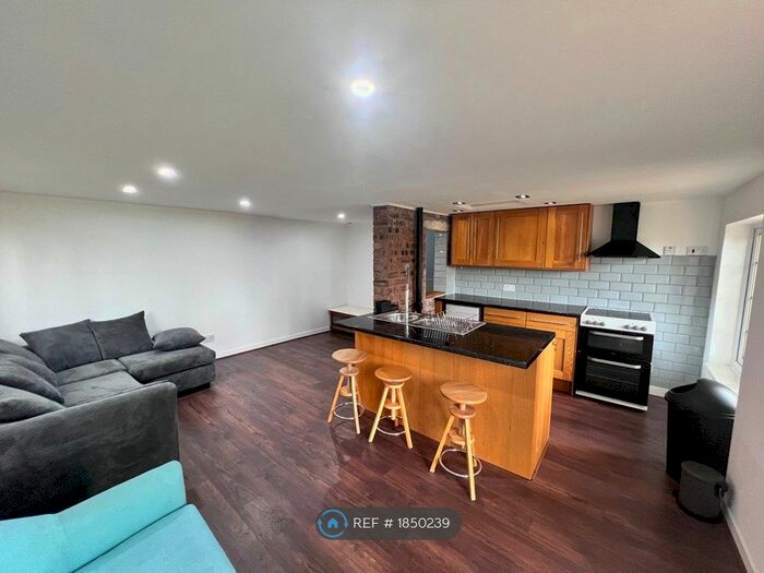 2 Bedroom Flat To Rent In Glasgow, Glasgow, G43