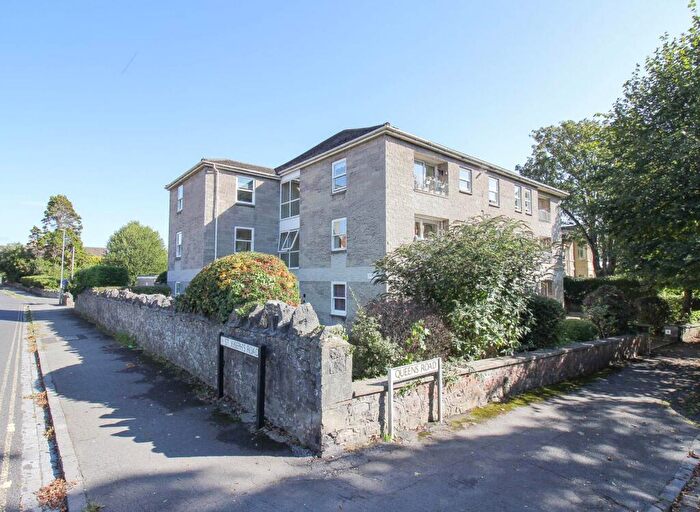 2 Bedroom Flat For Sale In **Queens Road**Super Location Opposite Grove Park** Minutes To Town**Two Double Bedrooms**Lounge With Juliet Balcony**, BS23
