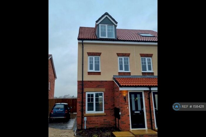 3 Bedroom Semi-Detached House To Rent In Turret Road, Chesterfield, S44