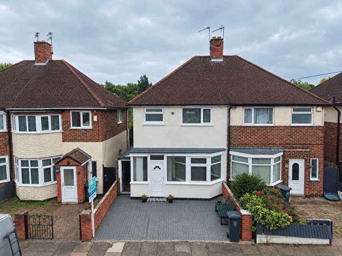 3 Bedroom Semi Detached House For Sale In Swithland Avenue, Leicester, LE4