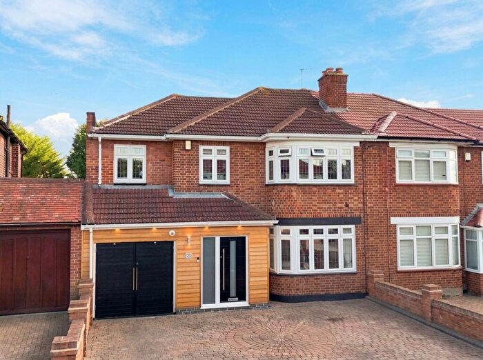 5 Bedroom Semi-Detached House For Sale In Lodge Avenue, Romford, RM2