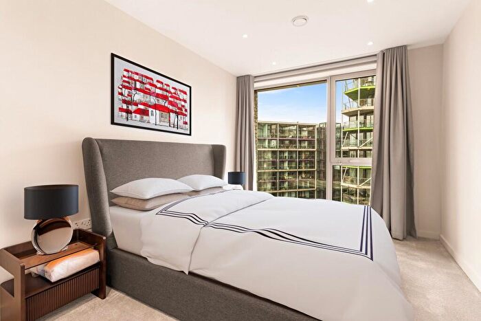 2 Bedroom Apartment To Rent In Nine Elms Lane, London, SW11