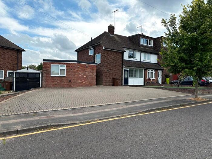 3 Bedroom Semi-Detached House For Sale In Berengrave Lane, Rainham, Rainham, Gillingham, ME8