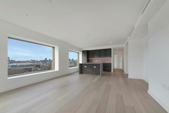 3 Bedroom Apartment To Rent In Deanston Building, Riverscape, London, E16