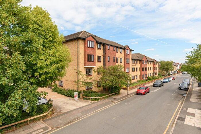 2 Bedroom Flat For Sale In Cloister House, Wimbledon, SW19