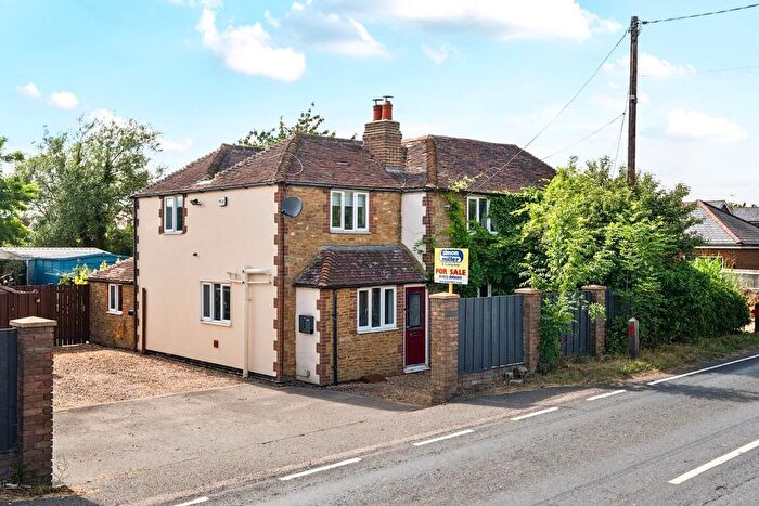 3 Bedroom Semi-Detached House For Sale In Maidstone Road, Headcorn, TN27