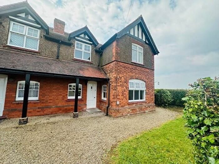 2 Bedroom Semi-Detached House To Rent In Ashby Road, Tamworth, Staffordshire, B79