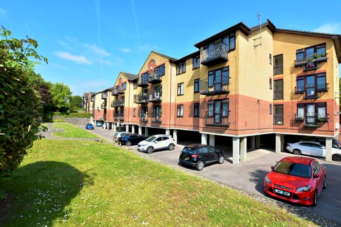 1 Bedroom Flat To Rent In London Road, Greenhithe, DA9