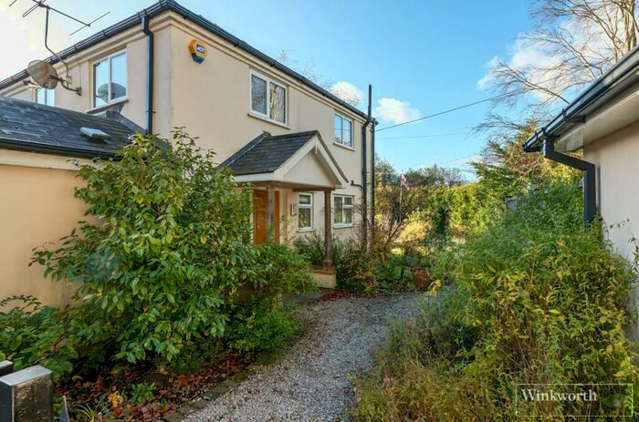 3 Bedroom Semi-Detached House For Sale In Windsor Road, Chobham, GU24