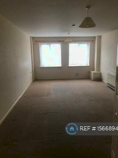 2 Bedroom Flat To Rent In Foundry Lane, Southampton, SO15