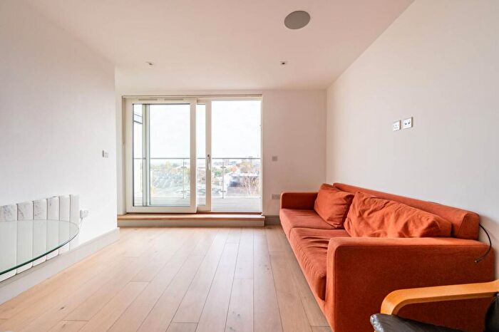 2 Bedroom Flat To Rent In Zenith House, , Tottenham, London, N15