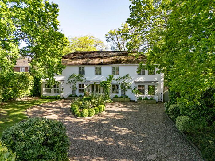 5 Bedroom Detached House For Sale In Fairacres, Cobham, KT11
