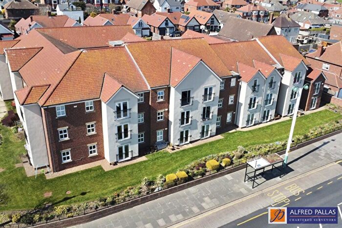 2 Bedroom Flat For Sale In Bay Court, South Bents, SR6