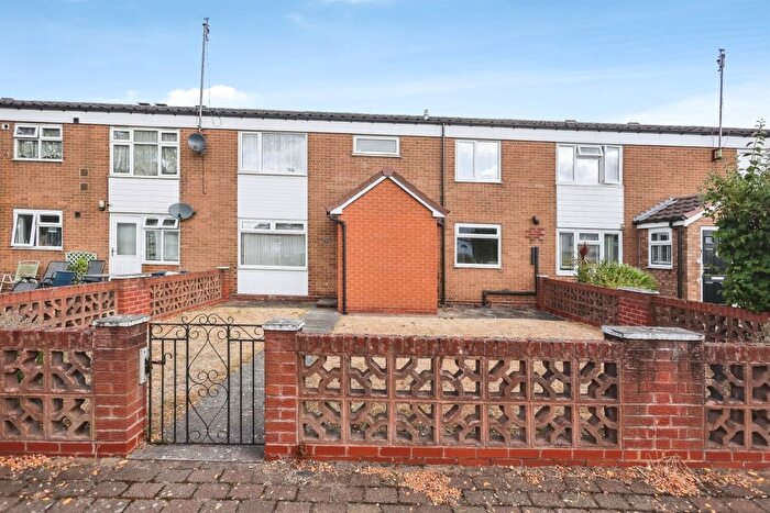4 Bedroom Terraced House For Sale In Brooks Croft, Birmingham, B35