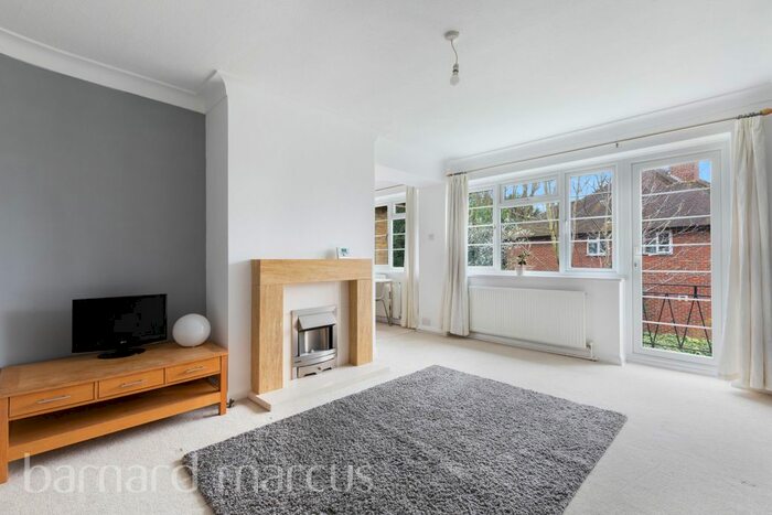 2 Bedroom Maisonette To Rent In Felbridge Close, Sutton, SM2