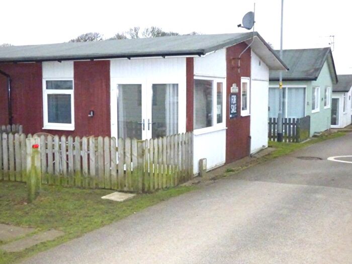 2 Bedroom Mobile/park Home For Sale In Wilsthorpe, Bridlington, YO15