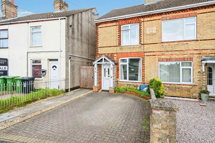 4 Bedroom Semi-detached House For Sale In Middletons Road, Yaxley, Peterborough, PE7