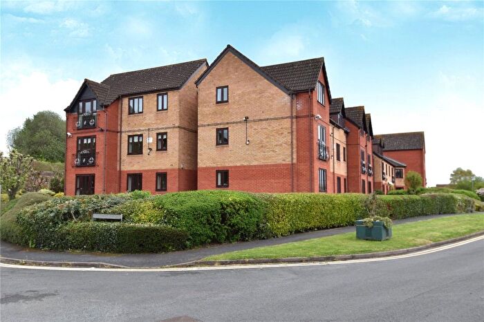 2 Bedroom Flat For Sale In Kingfisher Court, Woodfield Road, Droitwich, Worcestershire, WR9