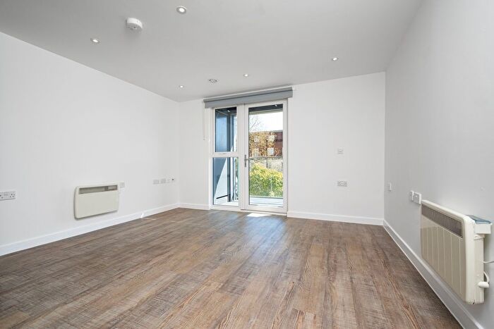 1 Bedroom Flat To Rent In Bernard Street, Ocean Village, SO14