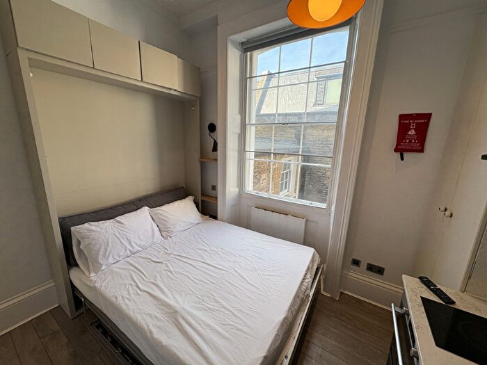 Apartment To Rent In Studio Flat, Gloucester Place, Baker Street, NW1
