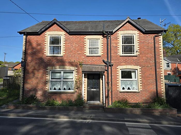 4 Bedroom Detached House For Sale In Llandrindod Wells, Crossgates, LD1