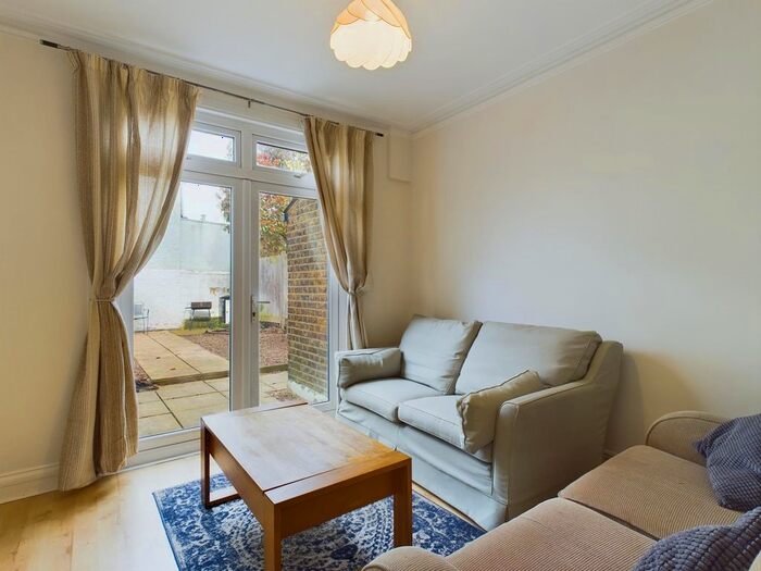 4 Bedroom Property To Rent In Church Lane, London, SW17