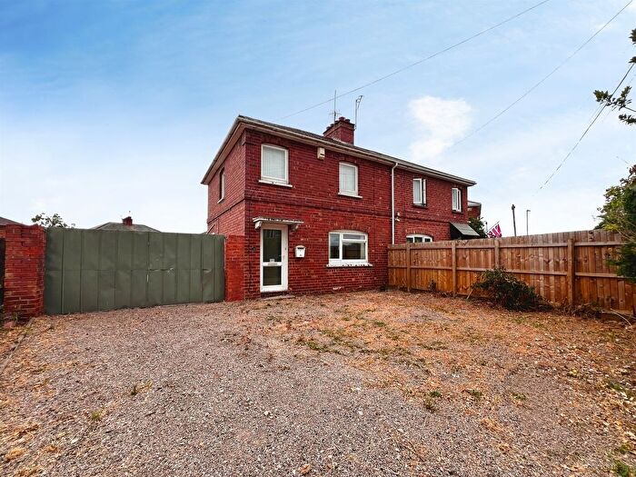 3 Bedroom Semi-Detached House For Sale In Goodrest Walk, Worcester, WR3