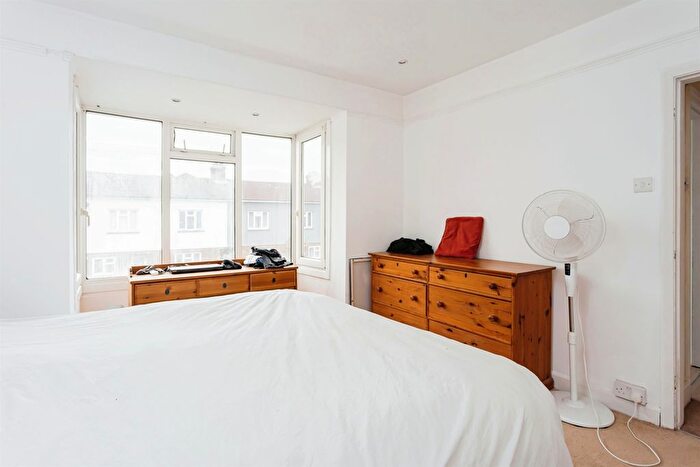 5 Bedroom Detached House For Sale In Littlehaven Lane, Horsham, RH12