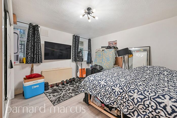 2 Bedroom Flat For Sale In Courtside, Dartmouth Road, London, SE26