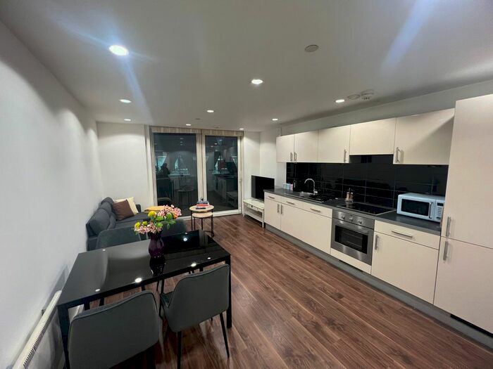 2 Bedroom Flat To Rent In Number One, Media City Uk, Salford, M50