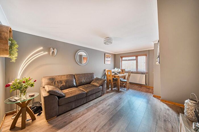 3 Bedroom Terraced House For Sale In Gelli Aur, Treboeth, Swansea, SA5