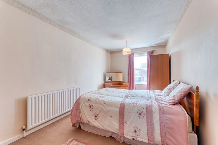 2 Bedroom End Of Terrace House For Sale In Bishopdale, Worksop, S81