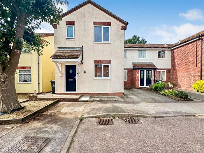 2 Bedroom End Of Terrace House To Rent In Falklands Road, Burnham-On-Crouch, CM0