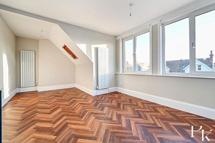 2 Bedroom Flat To Rent In Pembroke Crescent, Hove, BN3