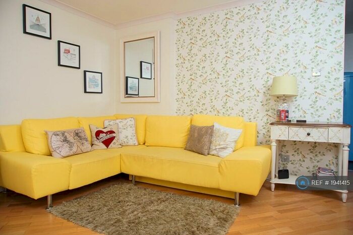 1 Bedroom Flat To Rent In East Smithfield, London, E1W