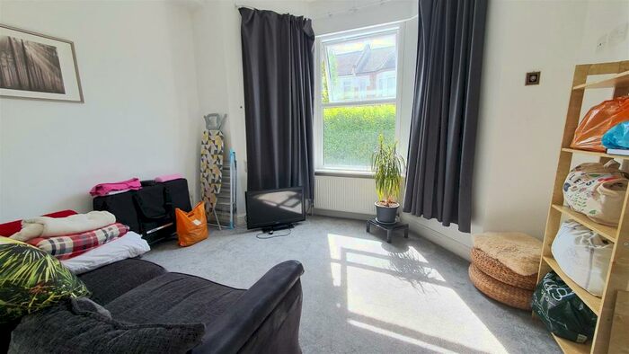 2 Bedroom Flat To Rent In Bolton Gardens, Kensal Rise, NW10