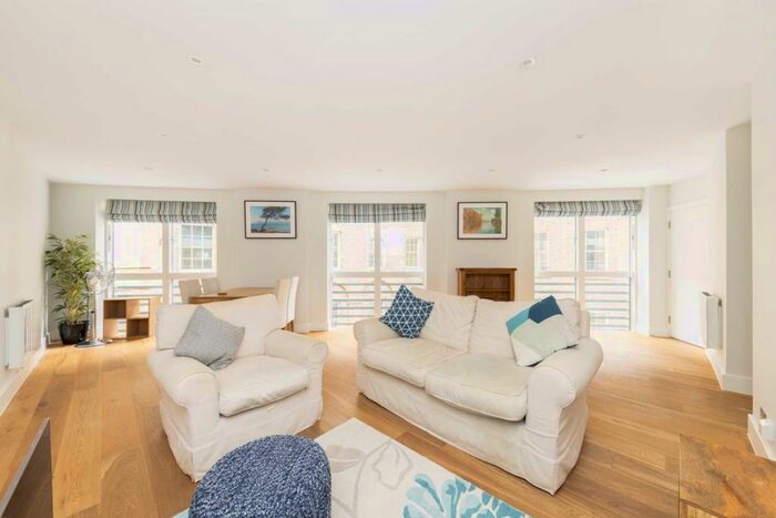 2 Bedroom Flat To Rent In Black Friars Lane, St Pauls, EC4V