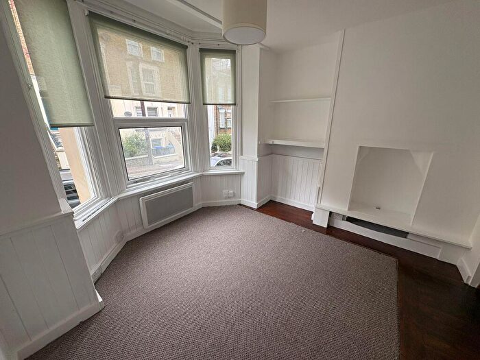 1 Bedroom Flat To Rent In Templar Street, Dover, CT17