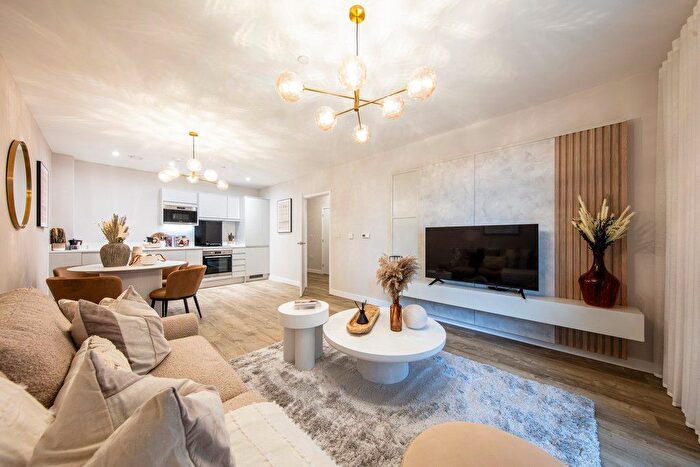 1 Bedroom Flat For Sale In North Woolwich Road, London, London, E16