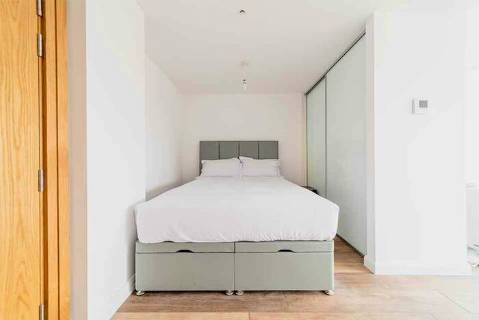 Studio To Rent In Maidenhead, Berkshire, SL6