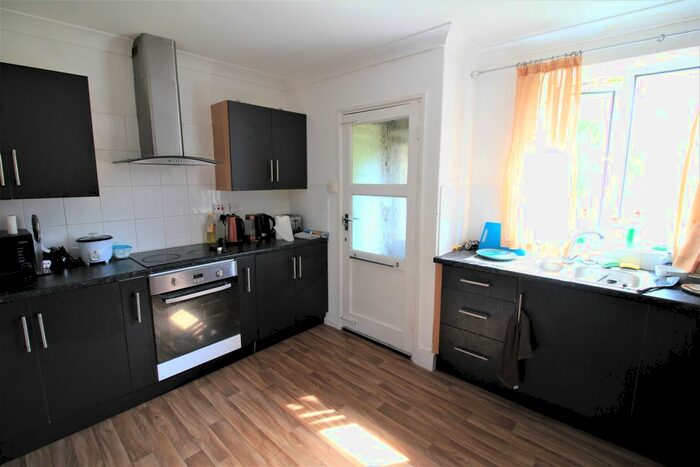 4 Bedroom Semi-Detached House To Rent In Wakefield Road, Norwich, NR5