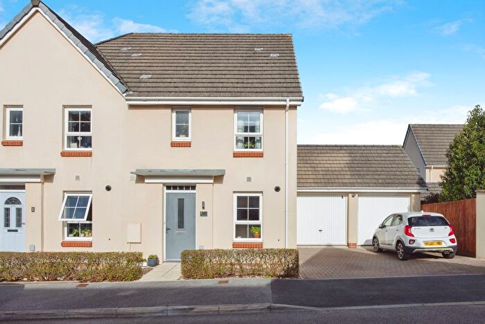 3 Bedroom Semi-Detached House For Sale In Charnley Drive, Bodmin, Cornwall, PL31
