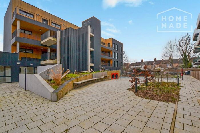 1 Bedroom Flat To Rent In Coppice Yard, Croydon, CR0