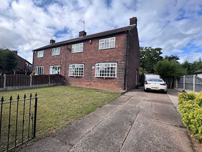 3 Bedroom Semi-Detached House To Rent In Stonehill Rise, Scawthorpe, DN5