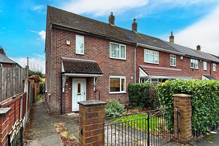 2 Bedroom End Of Terrace House For Sale In Chesterton Road, Brooklands, M23